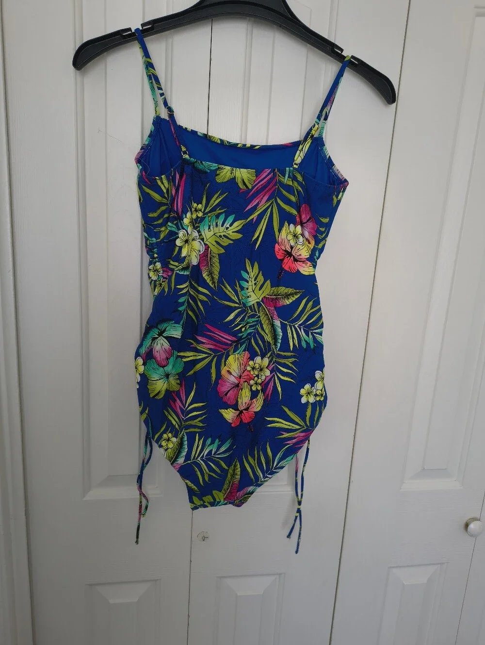 Women's Swimwear Lot Floral One-Piece Tankini & Separates - Size L.